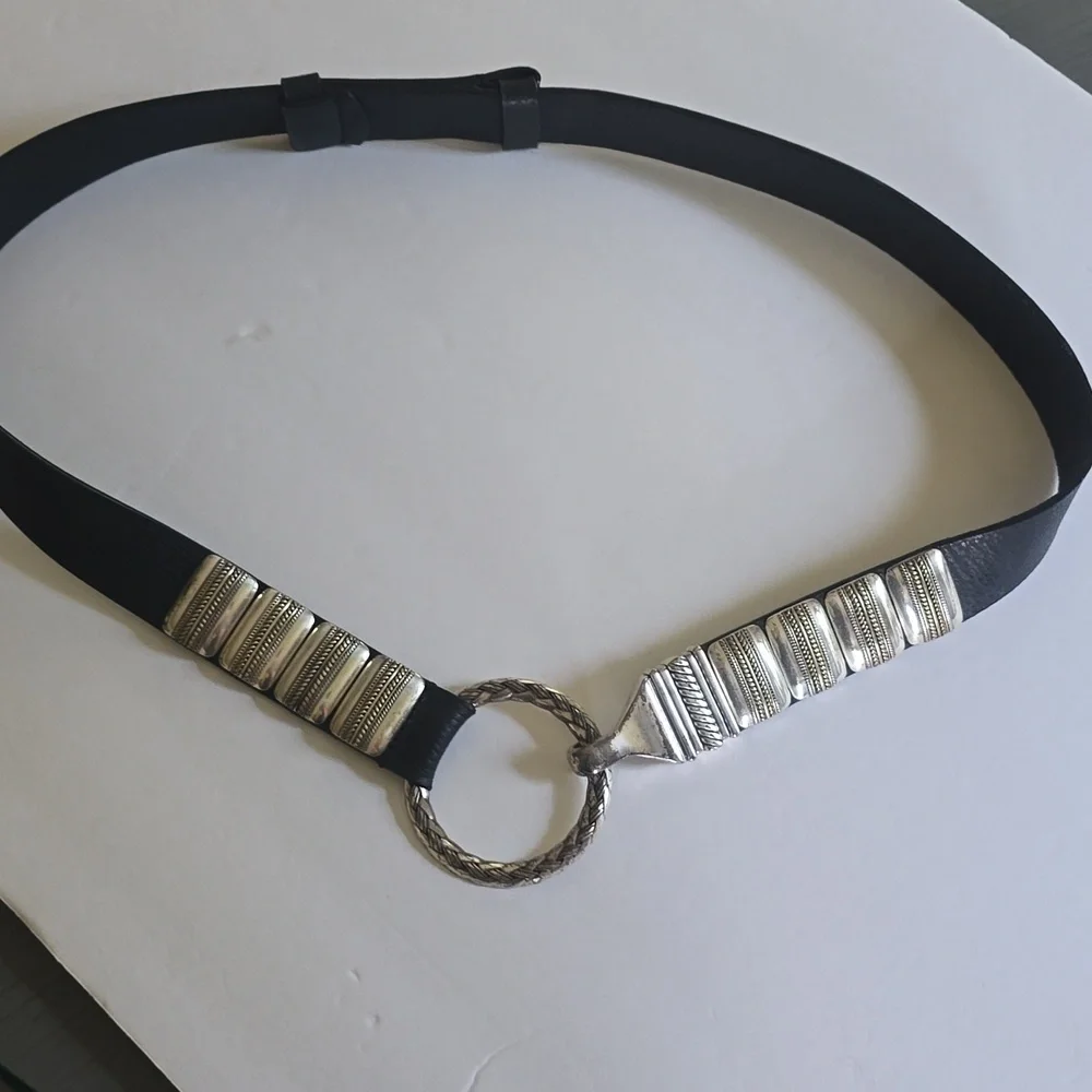 Chico's Womens Black leather Belt Silver Square Pieces Hook loop Closure Sz.42
